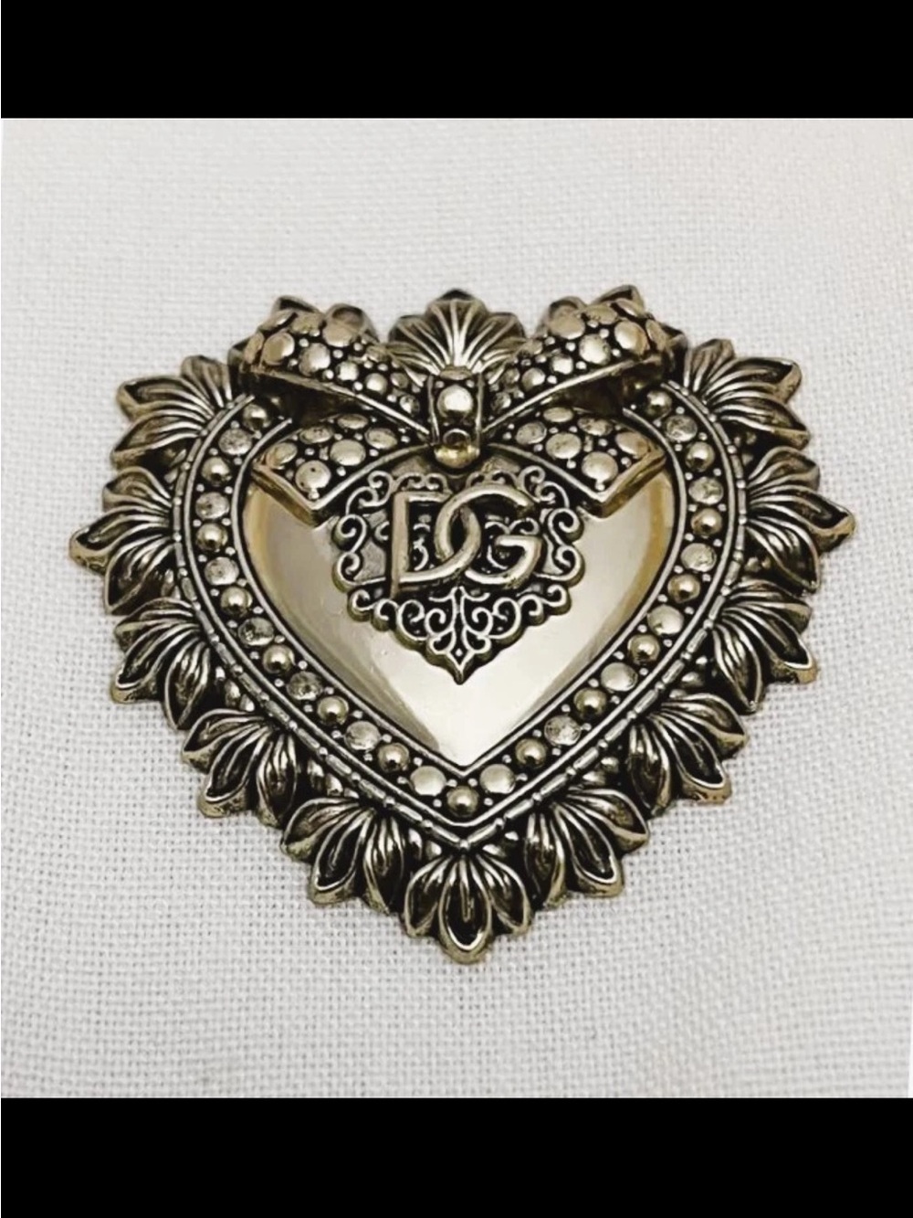 Dolce & Gabbana Cream Tote with Decorative Heart Emblem - Picture 7 of 7